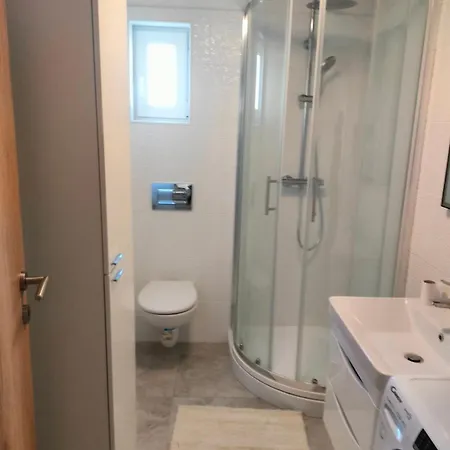 Lipa Apartman *